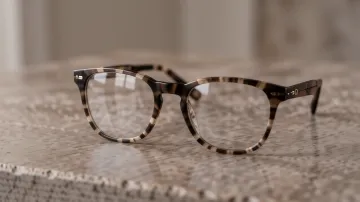 Bifokalglas mit sichtbarem Nahteil-Segment